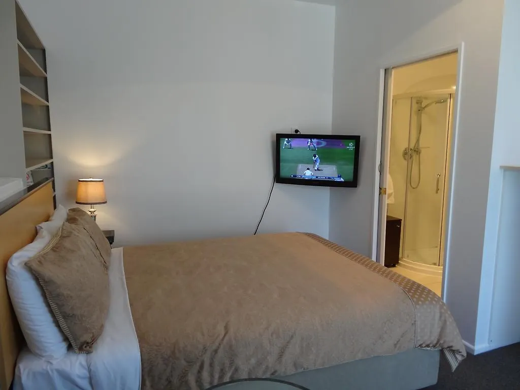 Mcwilliam Apartments Κράισττσερτς 0*,